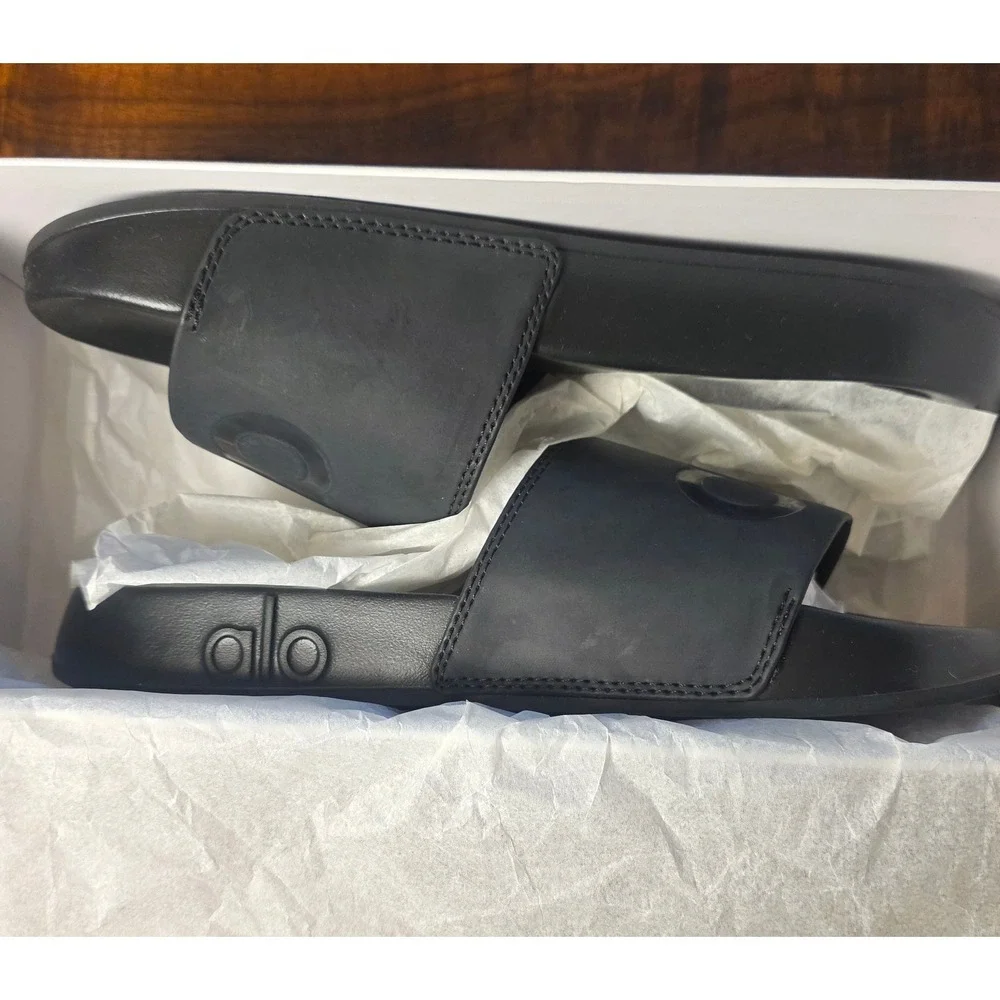 ALO YOGA THE IT SLIDE ATHELEISURE UNISEX NIB DUST BAG COASTAL BEACH